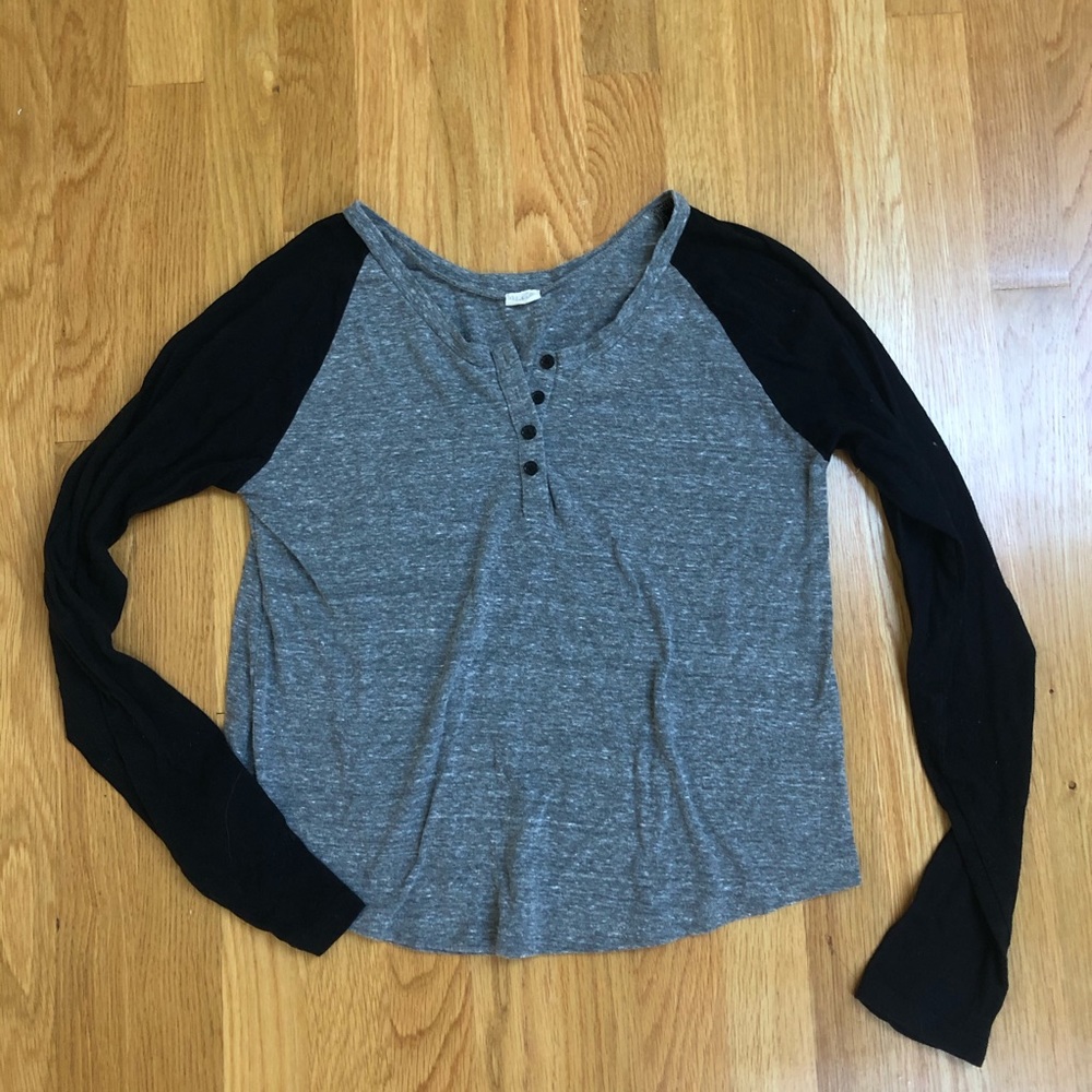 NWOT Brandy Melville Long Sleeved Tee